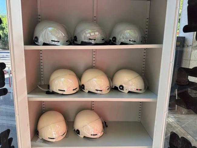 北京试点“共享头盔” 免费借用