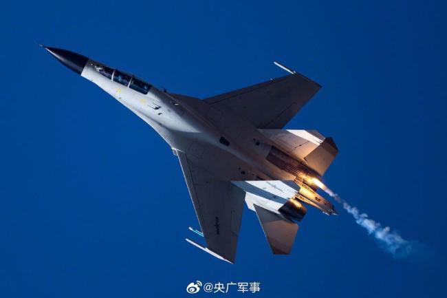 致敬守护山河的中国军人