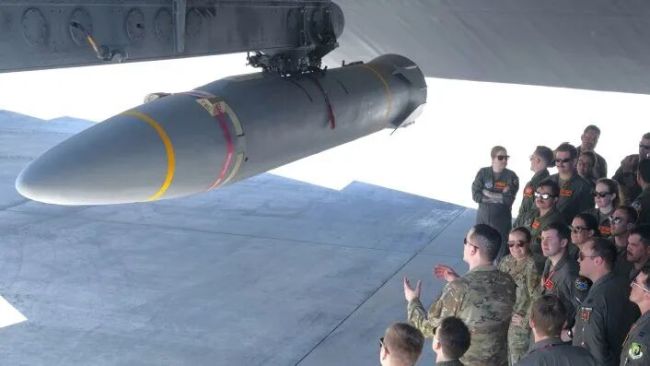 美AGM-183A高超导弹在B-1B上起死回生 美军重启高超音速项目