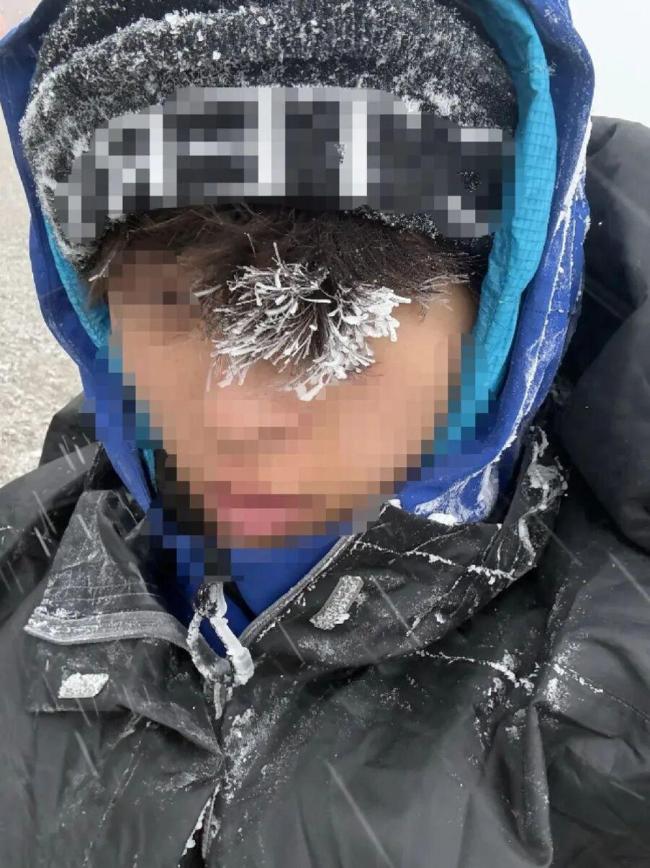 应急局称五台山求援游客已安全下山 风雪中惊险救援