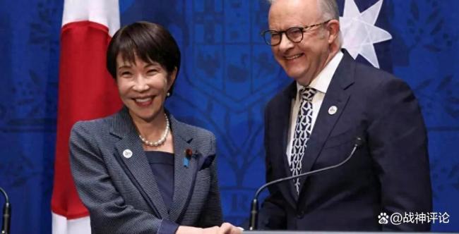 高市早苗，跪了 政治表演引发争议
