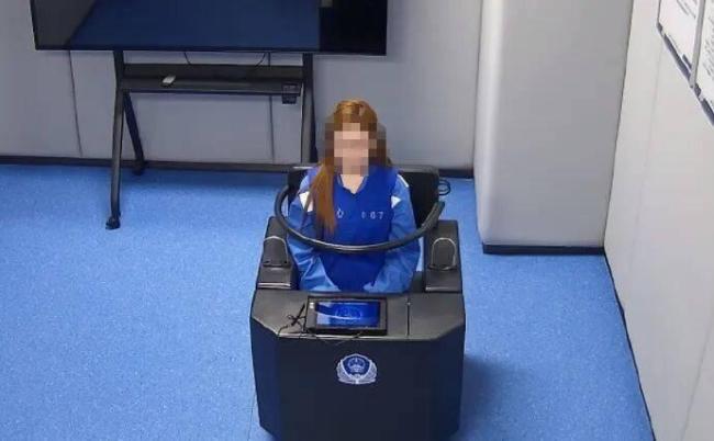 女子趁男友熟睡转走20多万花光