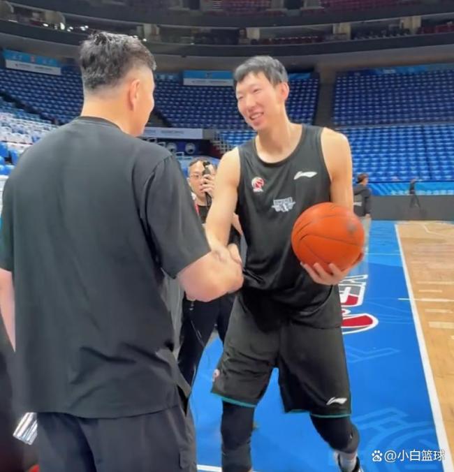北京16记三分射穿广东总分1-0！曾凡博23分引替补4人上双 京粤大战精彩纷呈