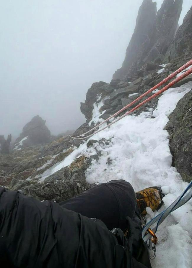 2名中国游客日本登山遇险 恶劣天气阻碍救援