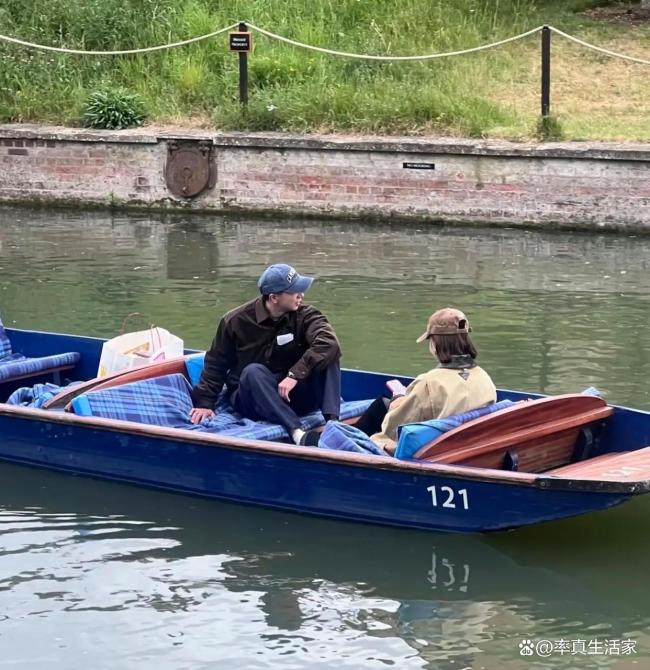 马龙给夏露拍游船照 英伦浪漫之旅