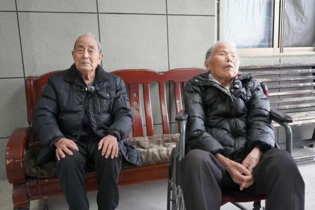 96岁老夫妻分享长寿密码 平凡日常里的幸福秘诀
