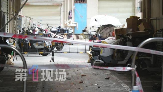 深圳巨型水箱从14楼坠落无人伤亡 深夜巨响惊醒居民