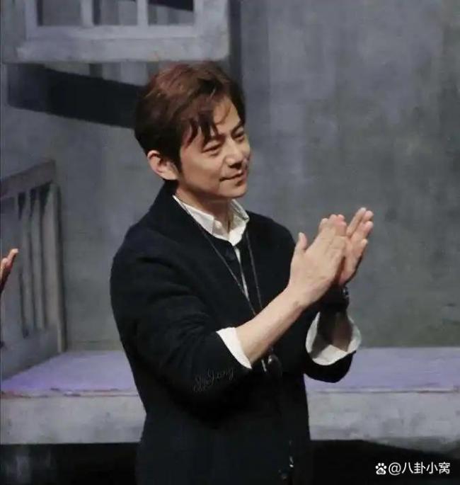 何炅要开演唱会？工作室回应 轻松辟谣引发关注
