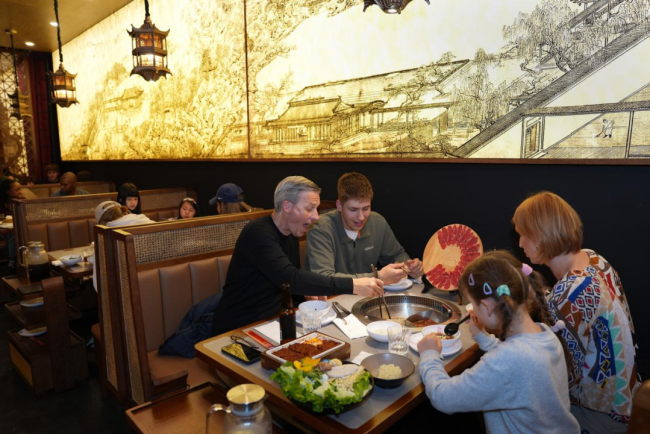 中式火锅奶茶在美国走红 舌尖上的东方旅程