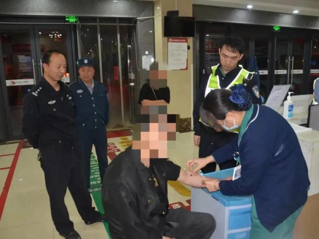 交警回应酒驾丈夫撞醉驾妻子 双双违法受罚