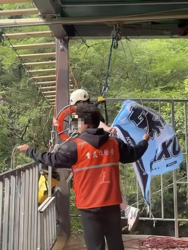 游客玩秋千身亡涉事公司经营异常 安全措施存疑引发关注