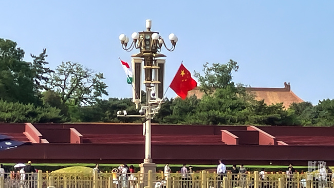 时政新闻眼丨一天三场会晤，习近平同外方领导人谈了什么？