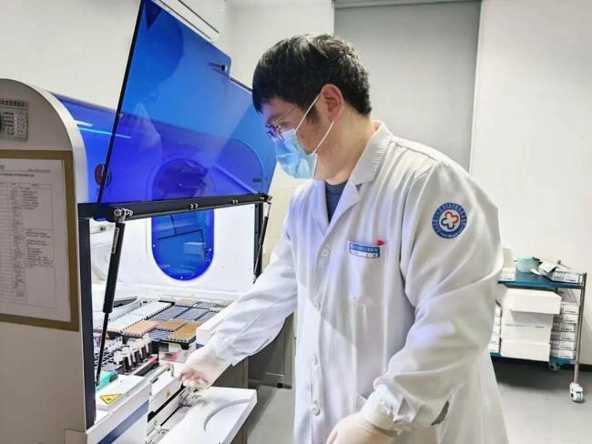 76岁大爷查出比熊猫血稀有千倍血型