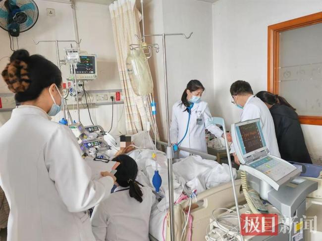 男子熬夜玩游戏诱发心梗