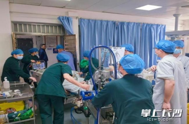 女子胸痛4个月不当回事突发心梗