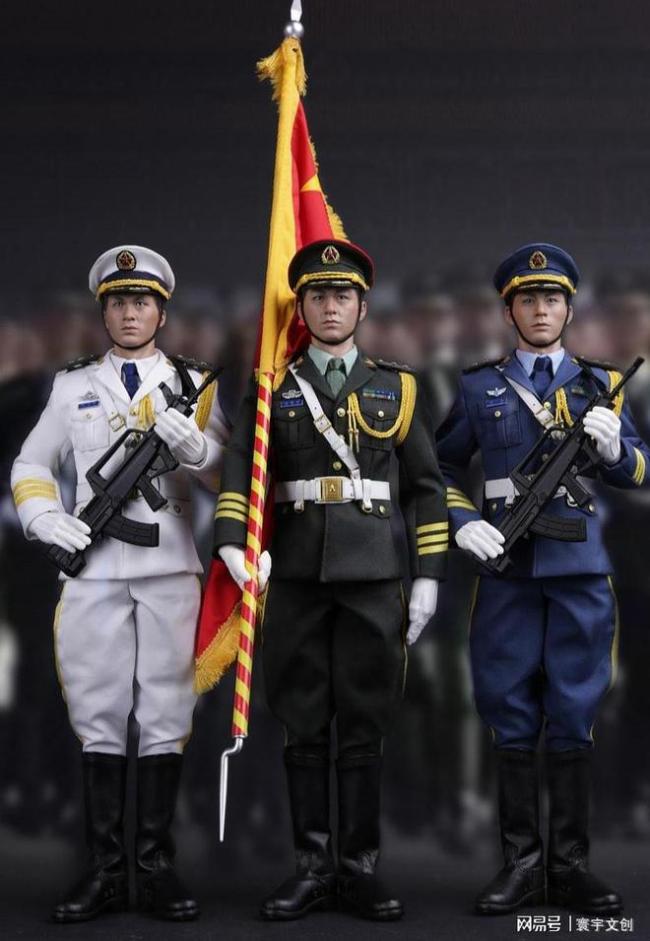 特朗普说中国军人棒极了 三度盛赞征服世界目光