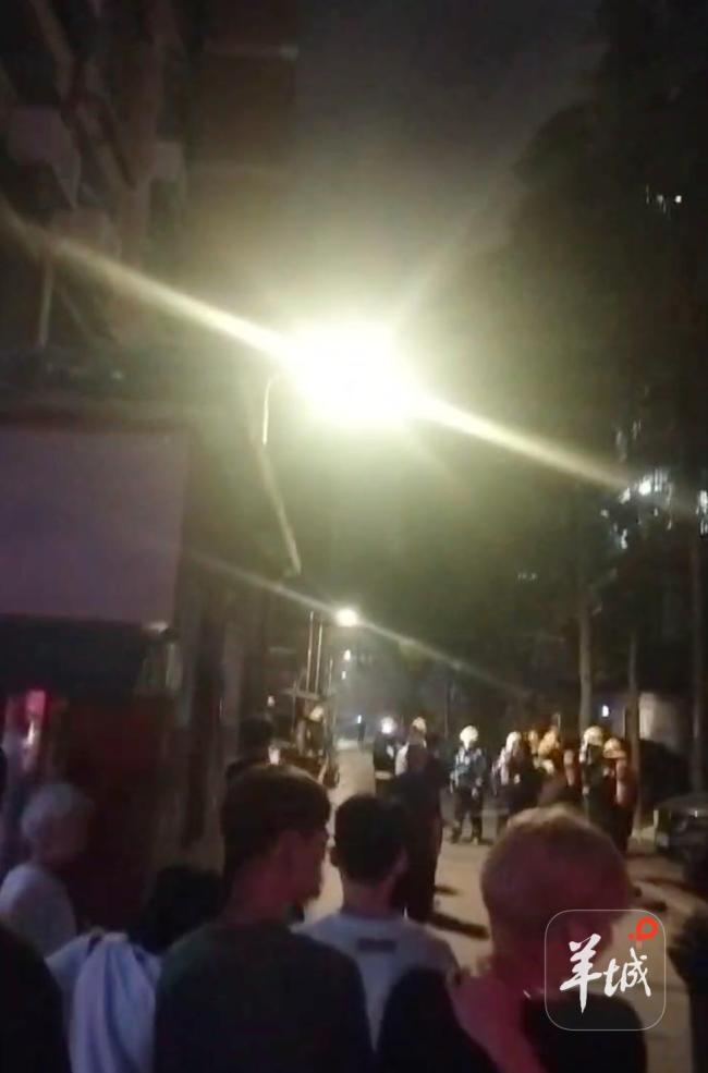 物业回应一小区凌晨传出巨响