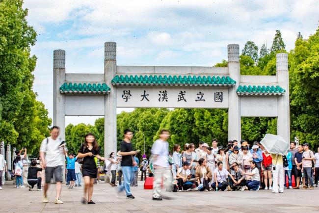 不妨多给大学开放一些适应时间