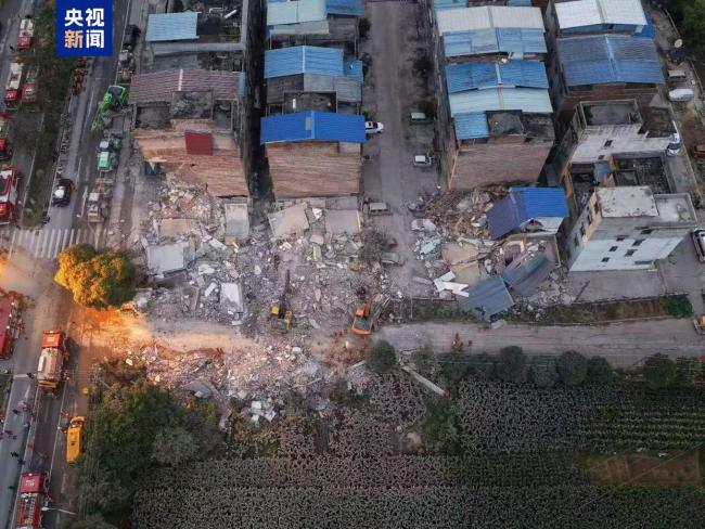 村民为安置乡亲免费送螺蛳粉 地震后温情互助