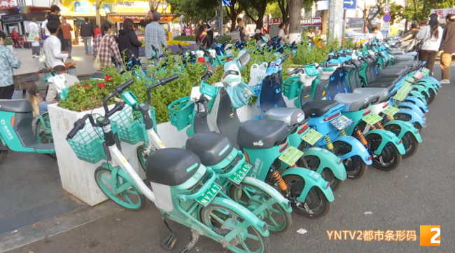 昆明共享单车峰值近30万辆 牌照乱象引关注