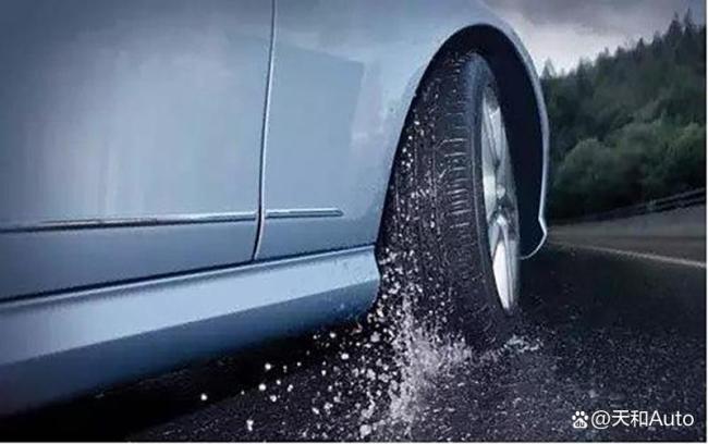 暴雨天气下如何安全驾车 注意事项全解析