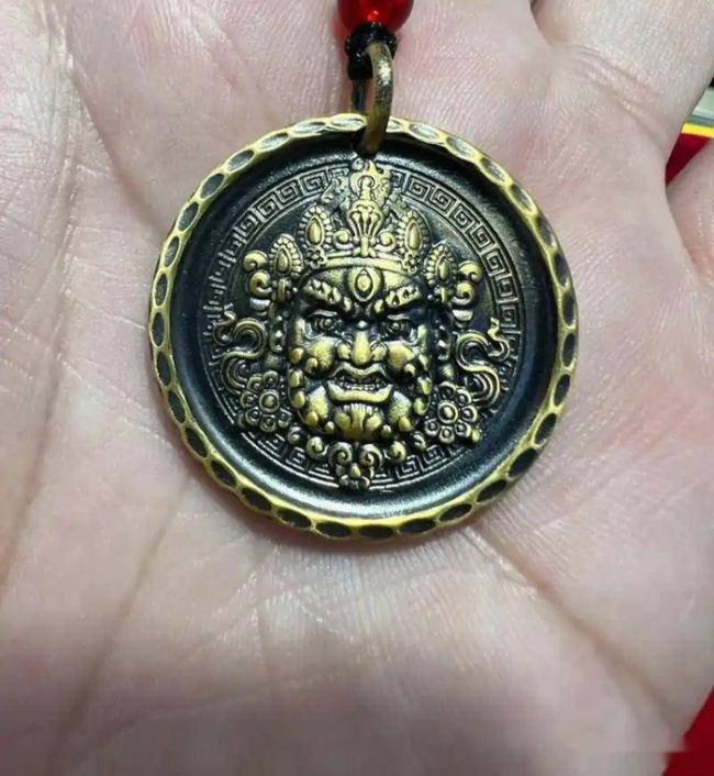 “黑金”爆火背后 年轻人的黄金新宠