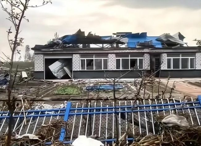 黑龍江一地遭龍卷風：家被吹得就剩炕，罕見強風引發(fā)關(guān)注