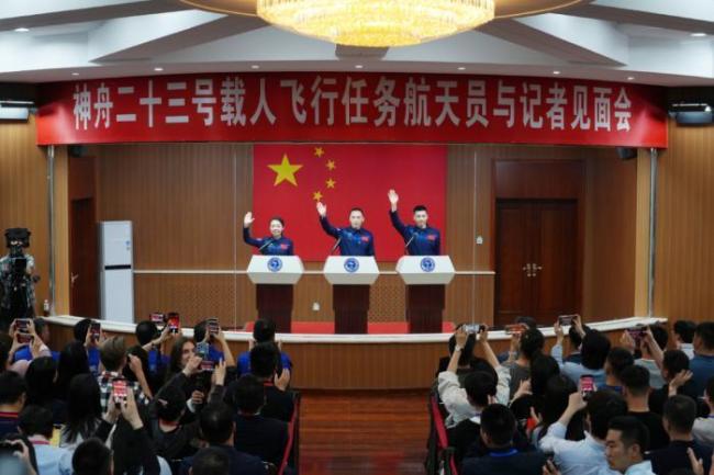 “天宫”将迎“紫荆花” 首位香港航天员出征太空