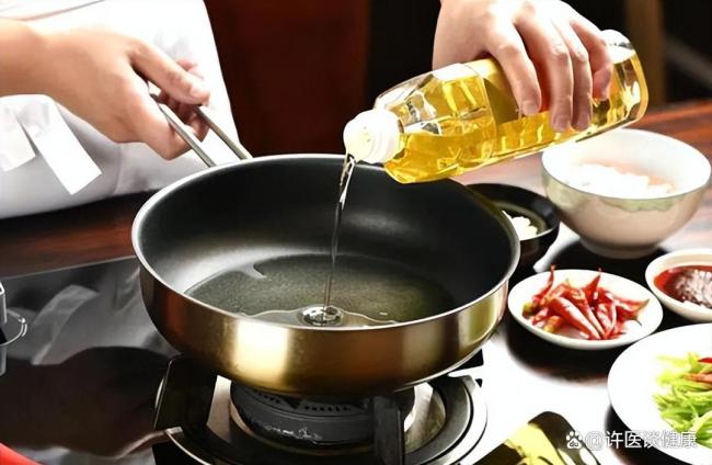 食用油开封近俩月就报废？真别吃了 氧化风险需警惕