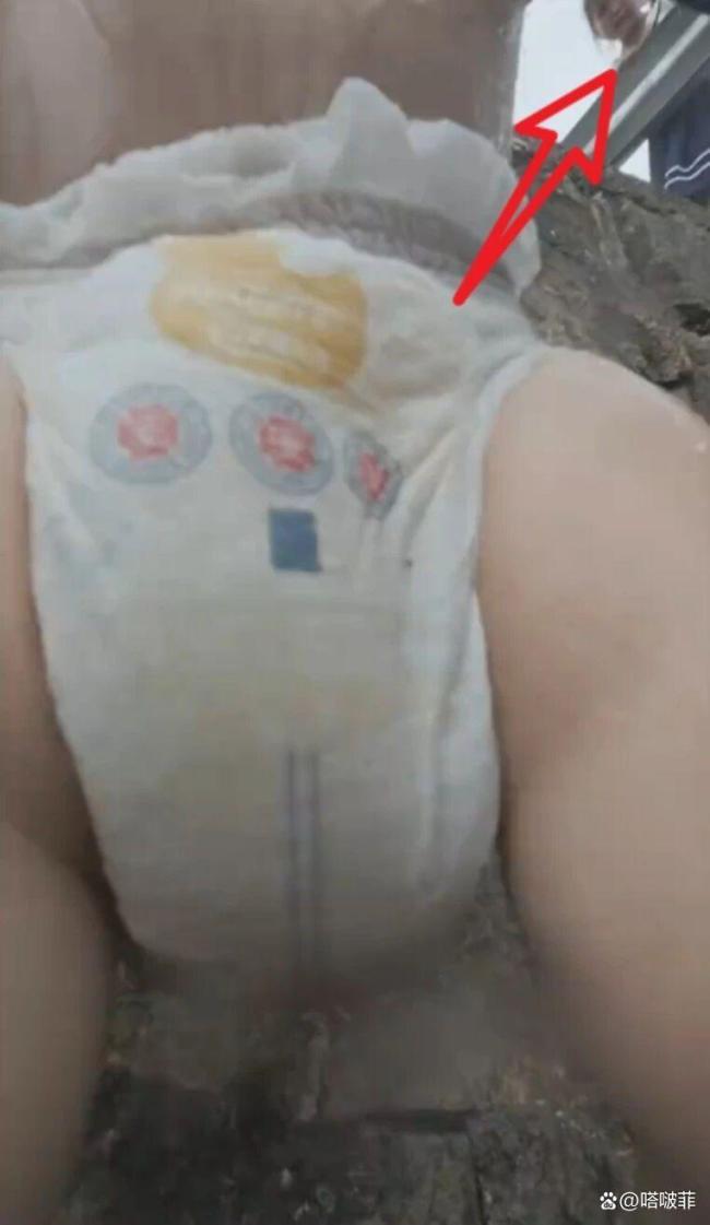 男子順著鐵鏈爬下成功救起落水孩子 平凡英雄感動全網(wǎng)