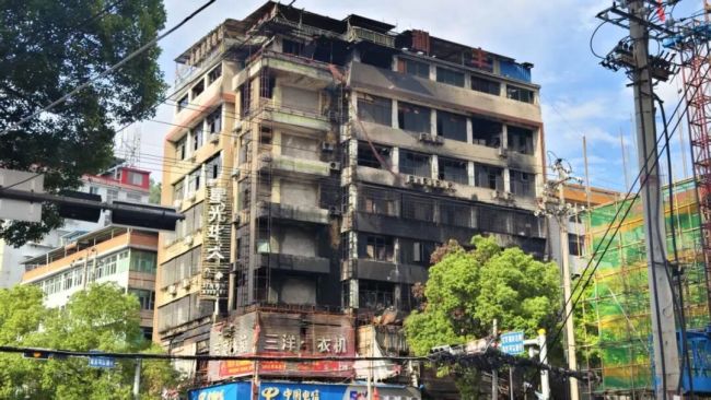電器店起火波及樓上賓館致5死1傷 疑因電瓶車充電引發(fā)