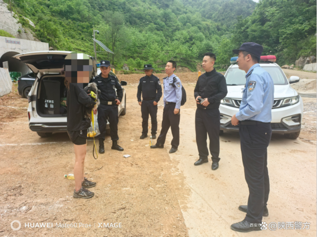 女孩深山迷路民警6小時峭壁下尋回 絕壁逆行救危難