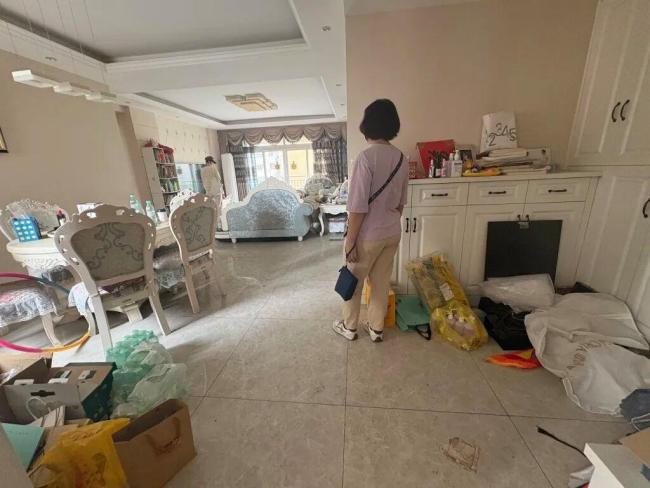 男子疑遭妻子家暴后跳樓警方不立案 持續(xù)精神施壓下的悲劇