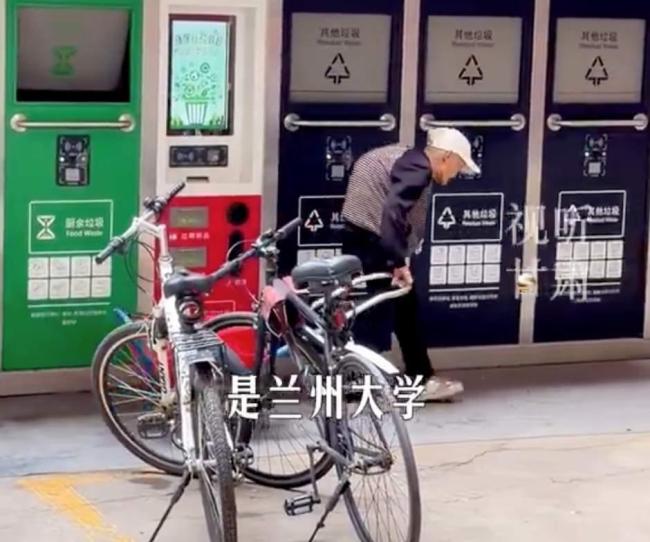 感谢学校让拾荒老人进校：双向善意温暖人心