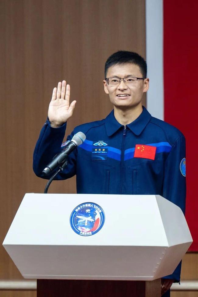 航天员桂海潮入选“最美科技工作者” 年轻载荷专家的荣耀