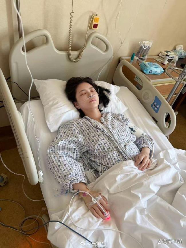王灿因病切了一片肺 乐观面对病痛