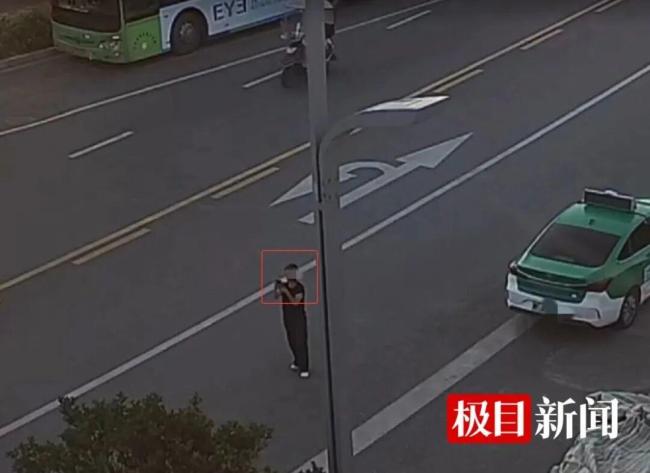 男子舉報司機后信息疑遭泄露 舉報者遭遇蹲守拍攝