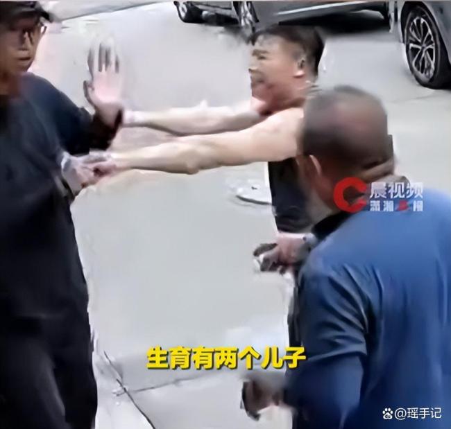 兩兒子非親生事件 妻子出軌兩人身份公開 二十年騙局終曝光