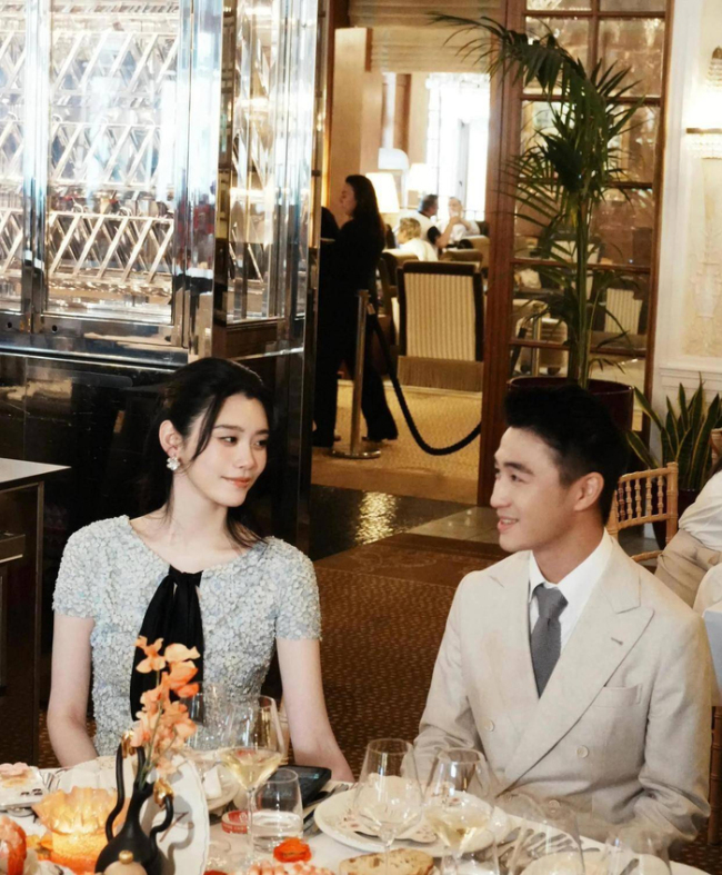 奚梦瑶何猷君婚典嘉宾曝光,泰国首富令嫒出席,小明站C位气场全开