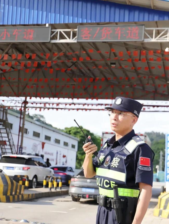 民警累计缴毒2.6吨 负伤仍抓捕 边境“硬汉”李秉徽