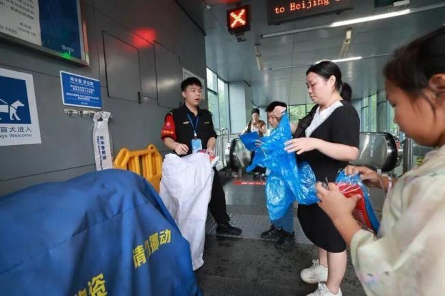 出门带伞！北京午后局地七八级阵风 冰雹，本周雷雨将频繁出没！ 注意防范强对流天气