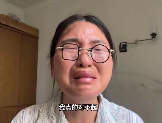 玩山姆托舉梗女子再發(fā)視頻 網(wǎng)絡(luò)玩梗需謹(jǐn)慎