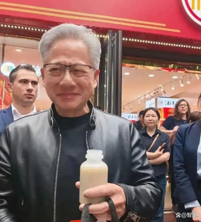 黄仁勋说给工资有多少就发多少 员工薪酬应尽可能高