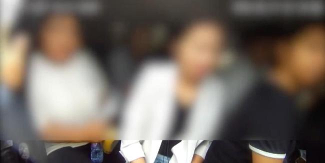 违规面包车严重超员核定6人却坐10人 超载比例惊人