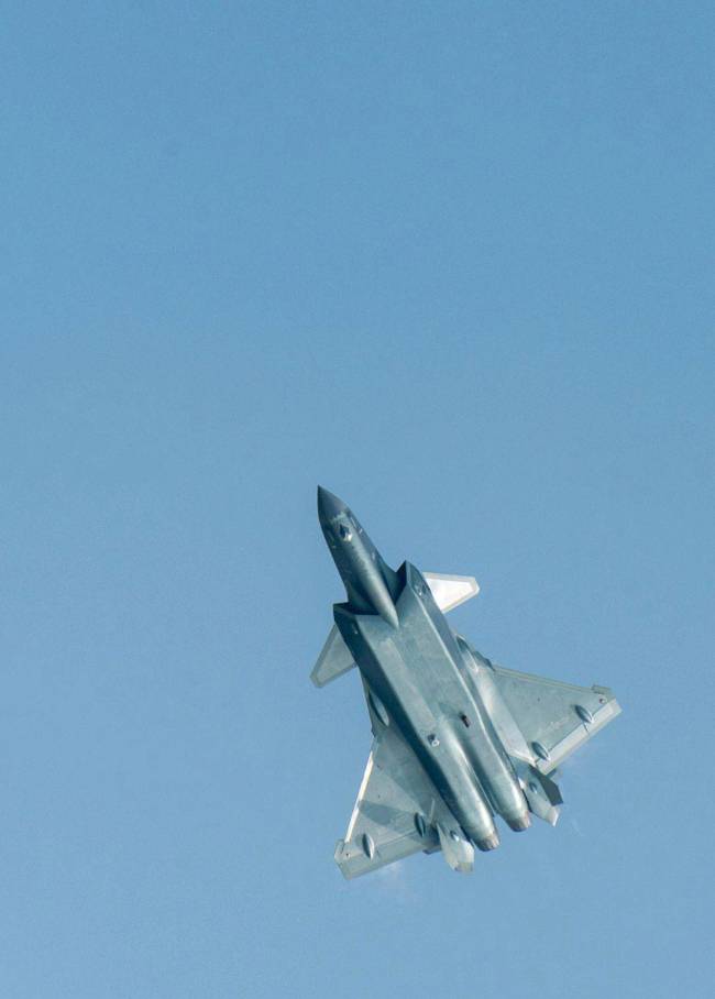 歼-20S强在哪里 双座指挥引领未来空战