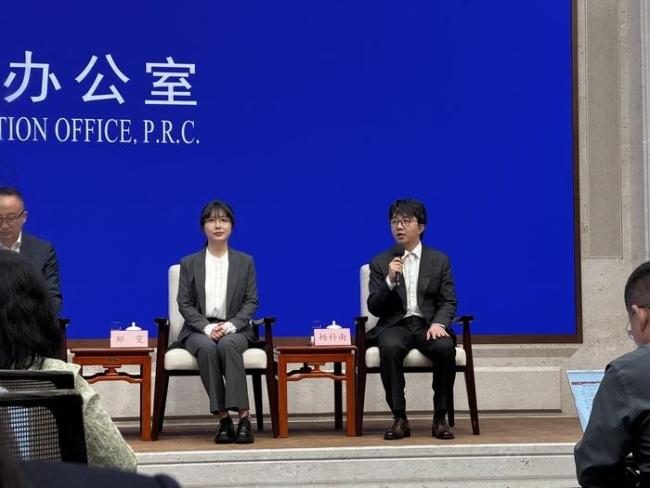 短劇導(dǎo)演首登國新辦記者見面會(huì) 微短劇精品化之路