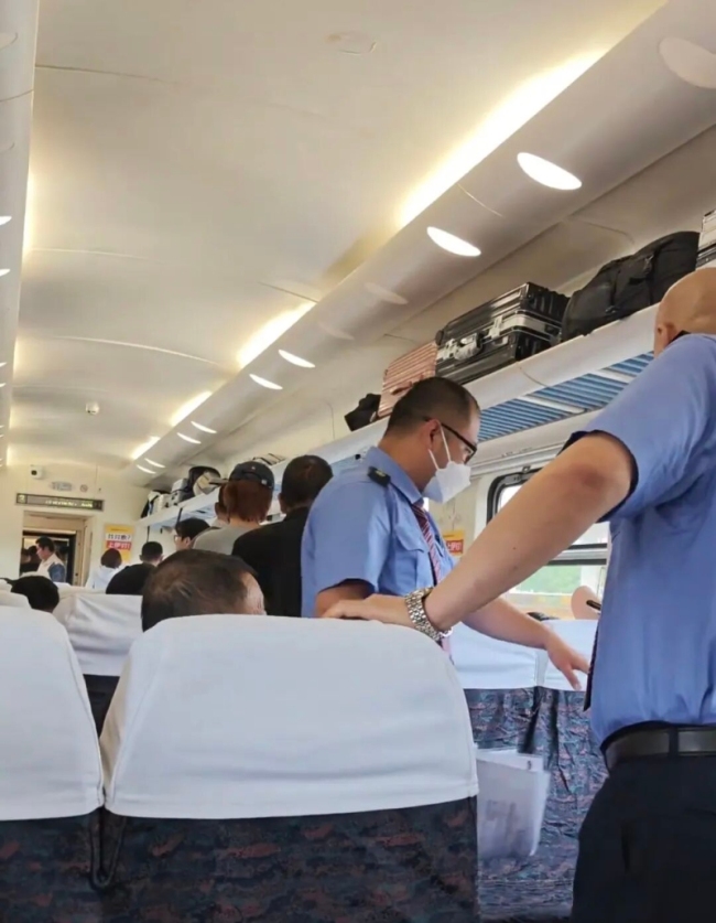 火车出发7小时折返 乘客:第一次遇到