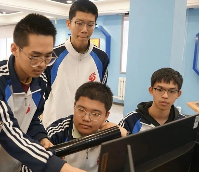 全國首枚！哈爾濱5名高中生自研接近臨近空間火箭，發(fā)射成功！