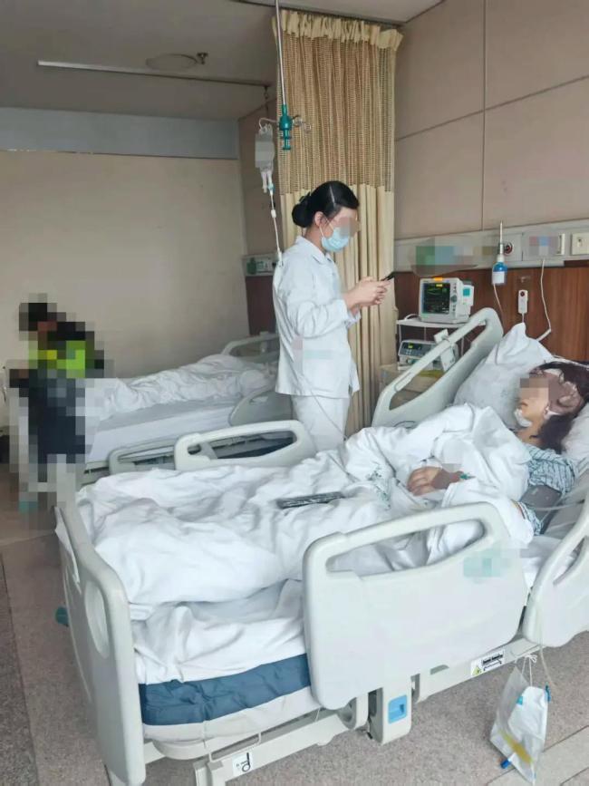 捅傷閨蜜后自殺身亡女生患抑郁 悲劇背后的心理陰影