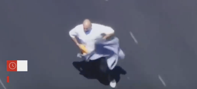 美國洛杉磯現(xiàn)警匪追逃戰(zhàn)